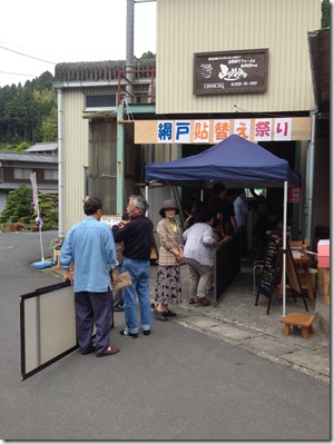 2015-06-07%2009.45.23_thumb 「網戸貼替え祭り」大盛況でした！