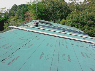 これで台風の時も安心！ガルバリウム鋼板屋根に取替え02