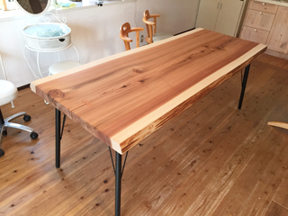 オーダー家具の杉板テーブル！