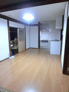 歴史ある日本家屋の土間台所とリビング改装01