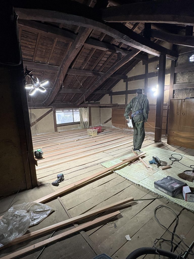 button-only@2x 小屋裏からお部屋に（T様邸）