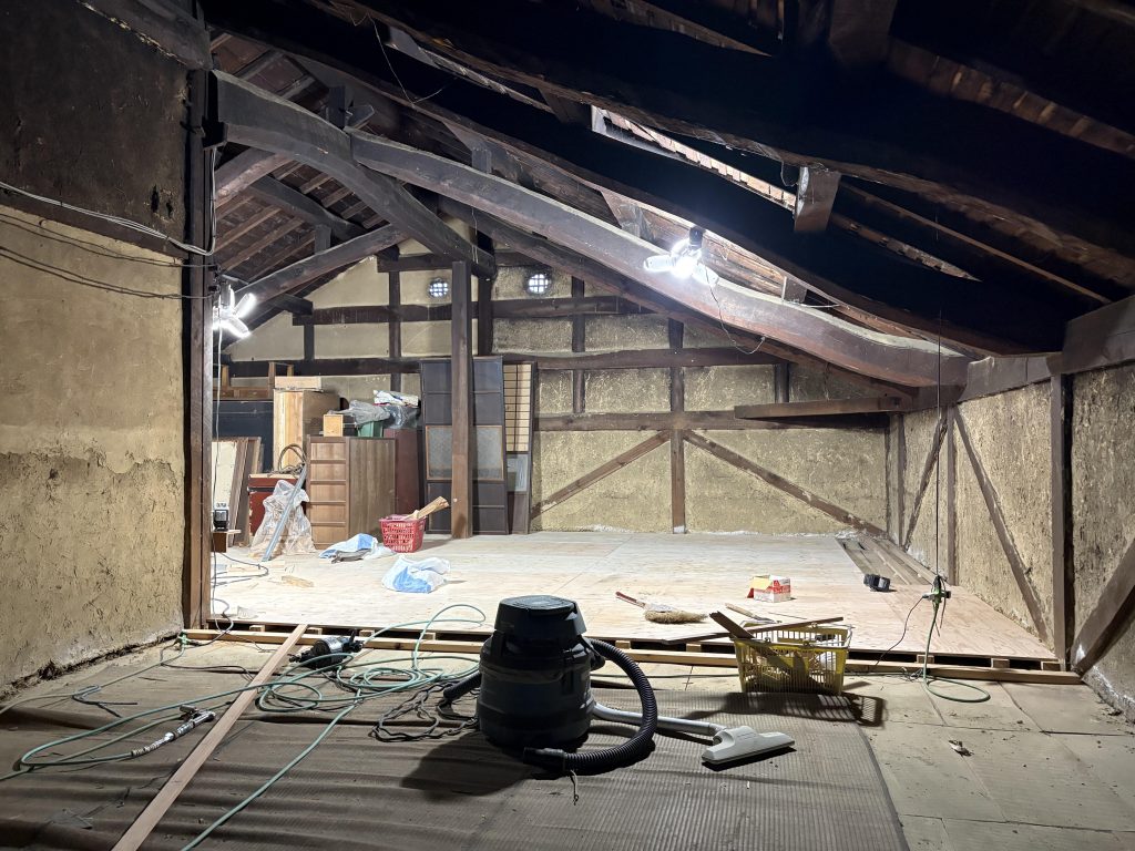 button-only@2x 小屋裏からお部屋に（T様邸）